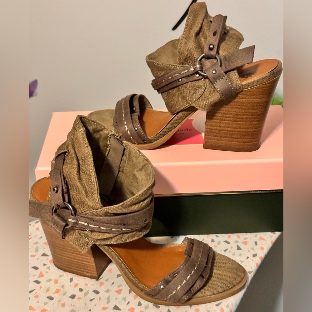 JellyPop Army Green Boho Heel Size 8